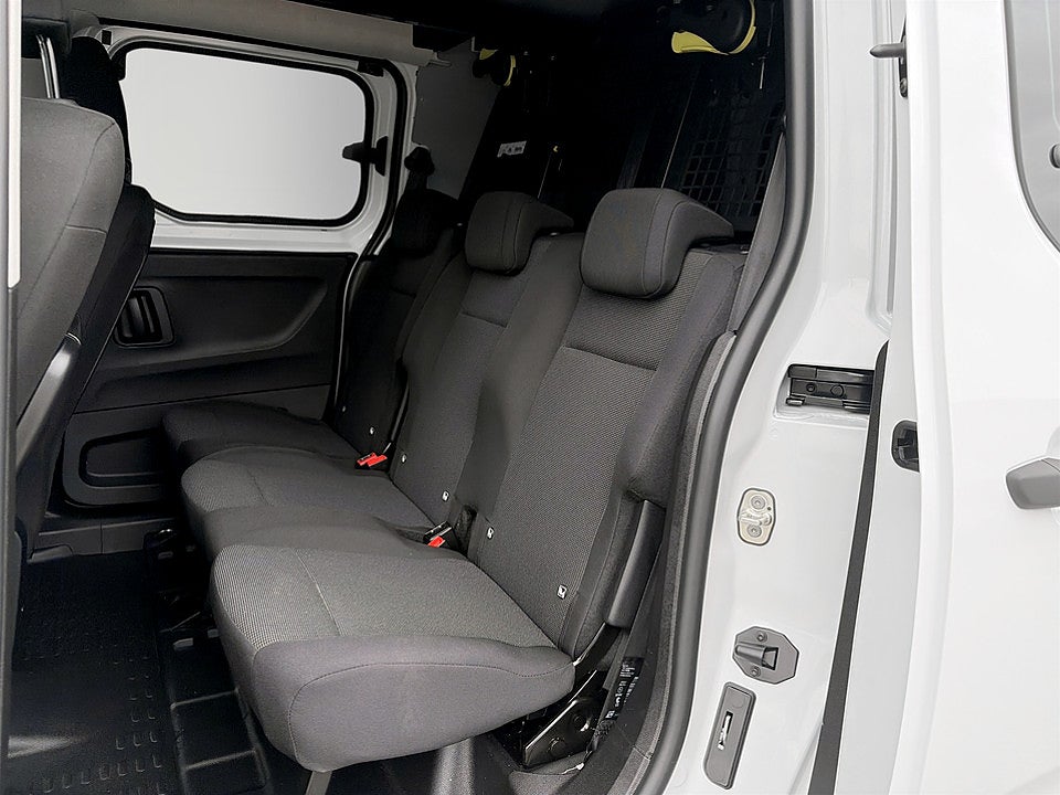 Bild på Peugeot Partner Crewcab 1.5 BHDi 130hk Aut L2 5-Sits, Värmare, drag
