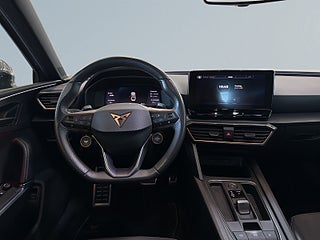 Cupra Leon Sportstourer e-HybridS&V-Hjul/Backkamera/Psens/Rattvärm – bild 8