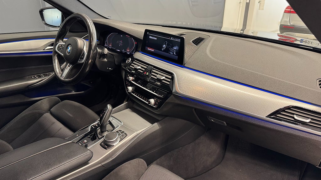 BMW 520d d xDrive Touring Aut M-Sport/Drag/D-Värmare/Backkamera