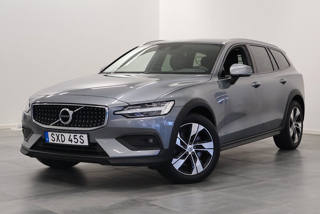 Volvo V60 Cross Country B4 AWD Momentum Drag Värmare V-hjul