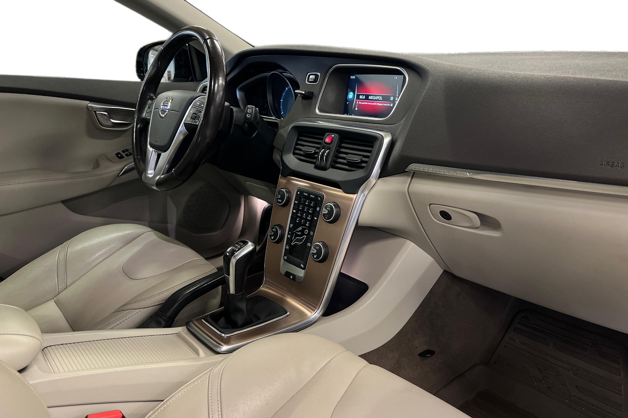 Volvo V40 Cross Country 2016, kuva 6/10