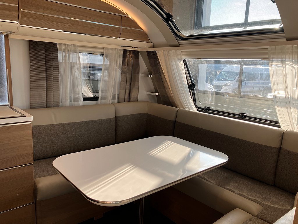 Adria Adora 613 UT / Mover / Queenbed / Alde / - Adria