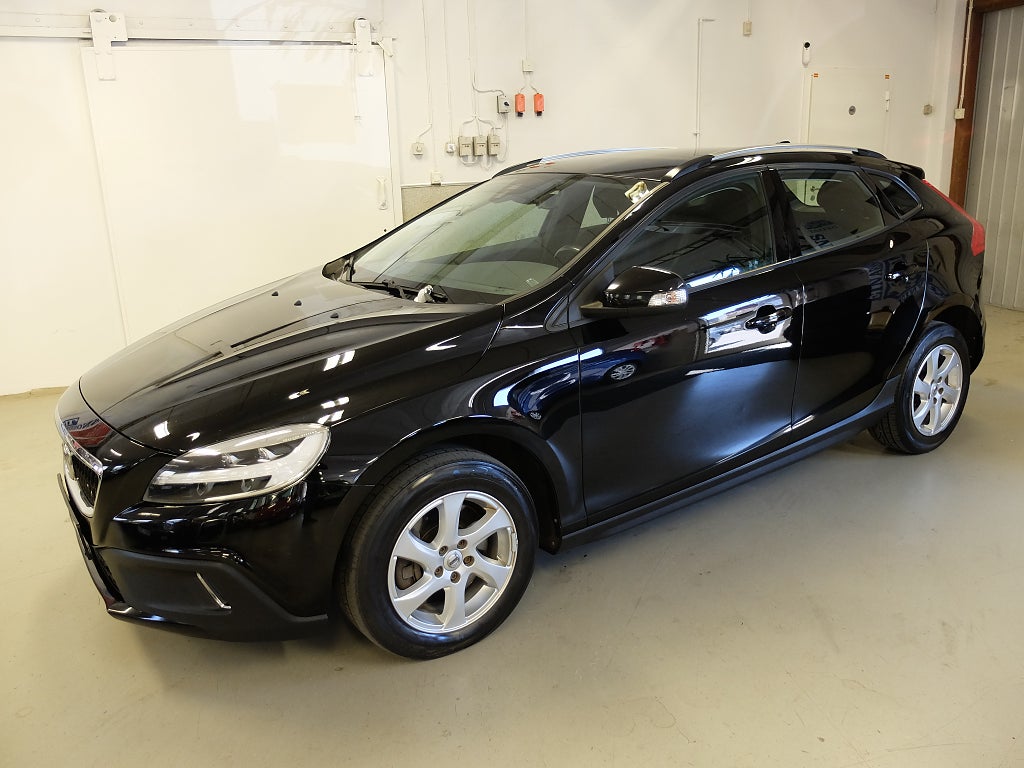 Volvo V40 Cross Country D2 Geartronic Kinetic Euro 6 Kamrem bytt S+Vhjul NYBES
