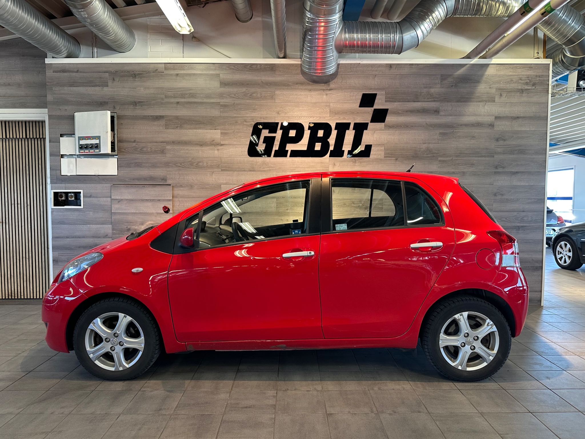 Toyota Yaris 5-dörrar 1.33 VVT-i 2011, bild 2/54