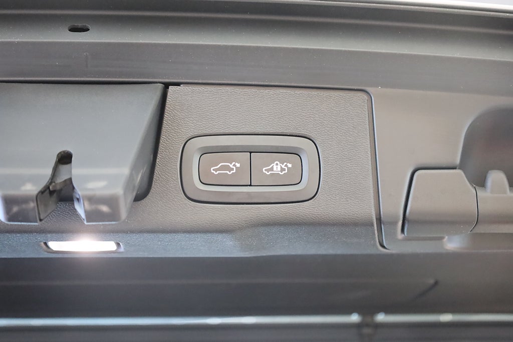 Volvo XC60 Recharge T6 AWD AUT Inscription Exp Pano H&K Leasbar 2021
