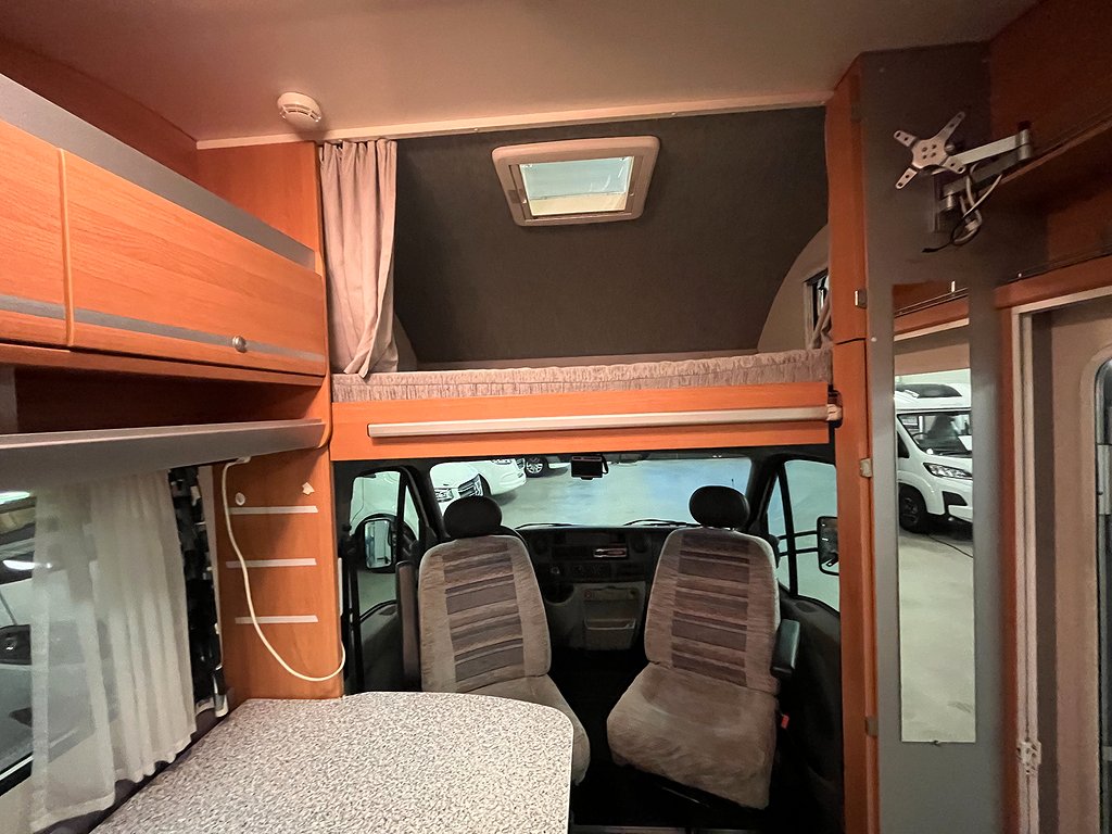 Knaus Sport TR88 / 3500kg / Cykelställ / Markis - Knaus