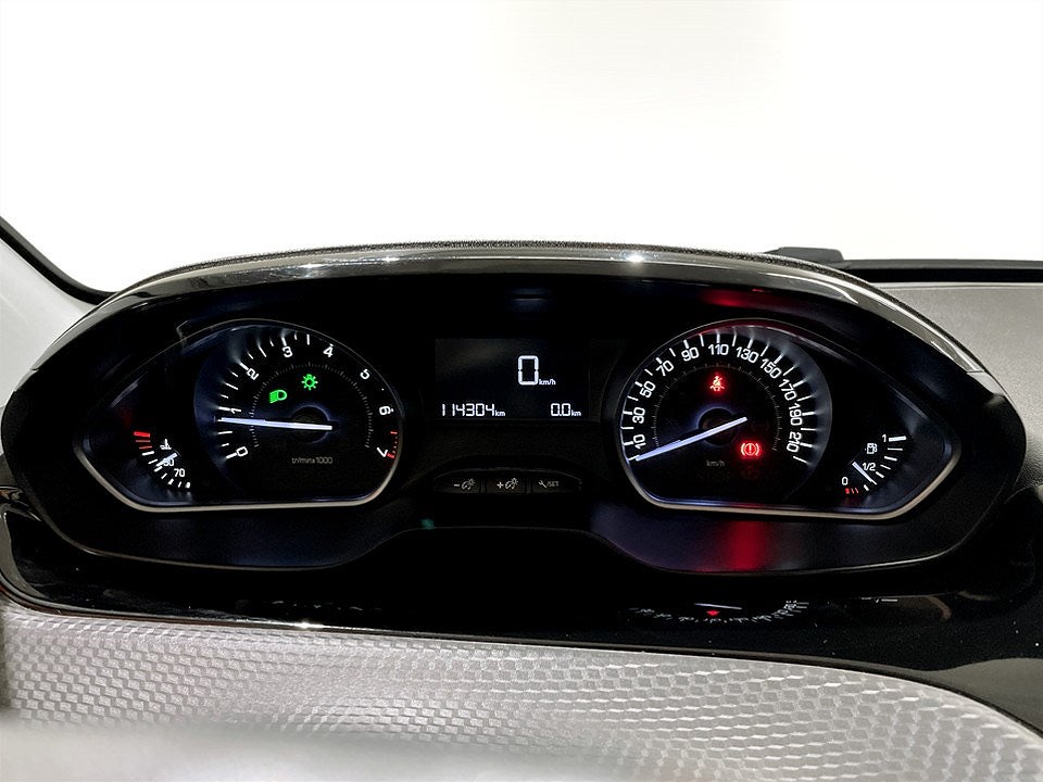 Bild på Peugeot 2008 Active 1.2 PT 82hk - FARTHÅLLARE,P-SENSOR BAK