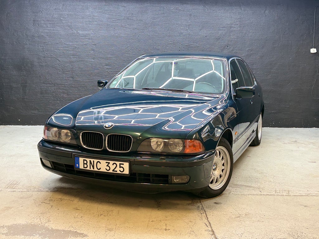 BMW 520i Sedan Euro 2