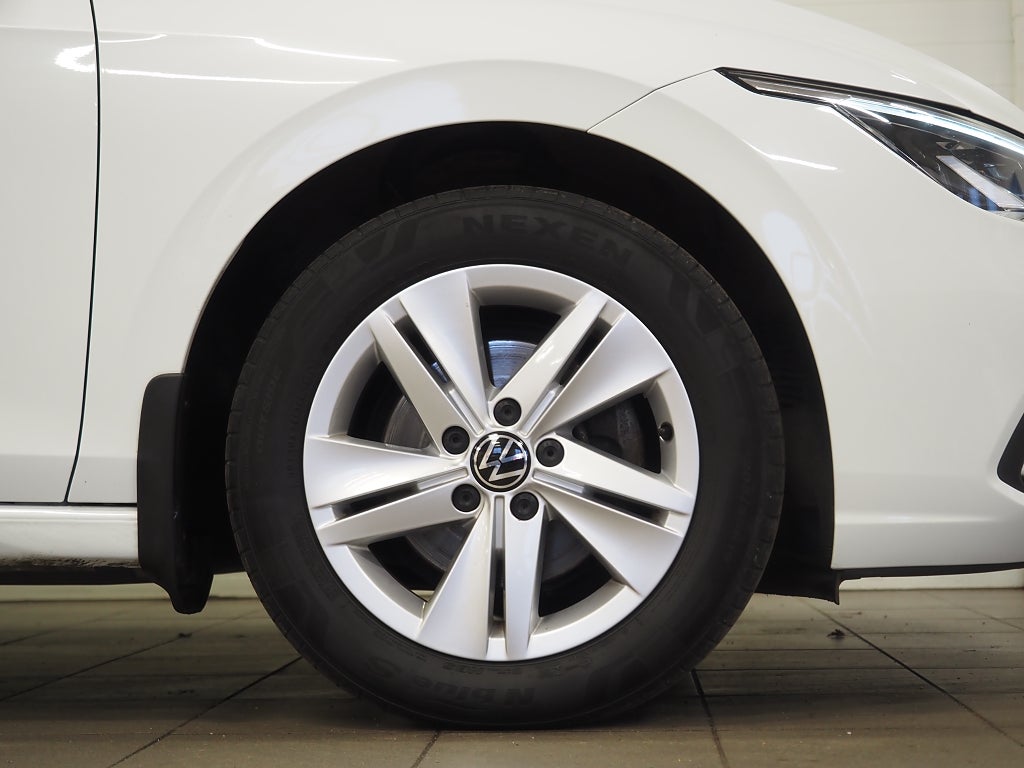 Volkswagen Golf 2.0 TDI 116hk Backkamera P-Värmare Drag 2022