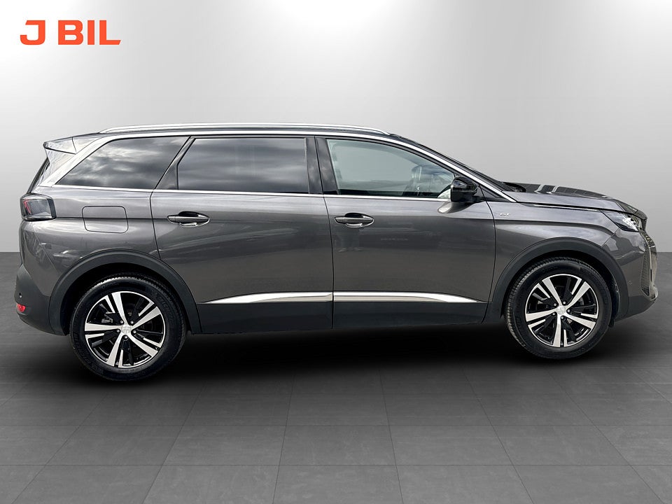 Bild på Peugeot 5008 GT 1.2 PT 130hk Aut 7-SITS B-KAMERA CARPLAY