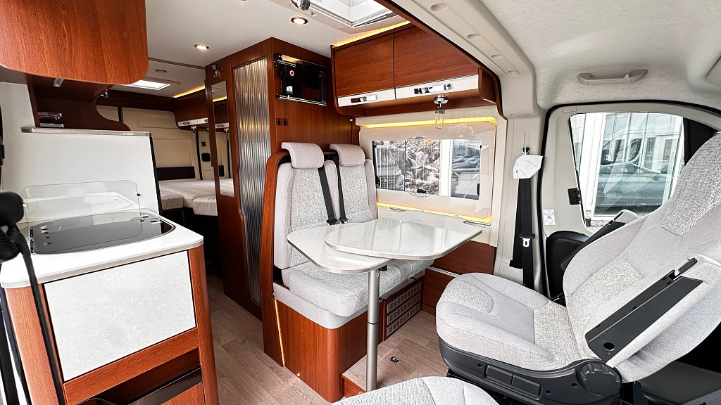 Rapido V68 1 Ägare, Långbädd, Dragkrok thumbnail