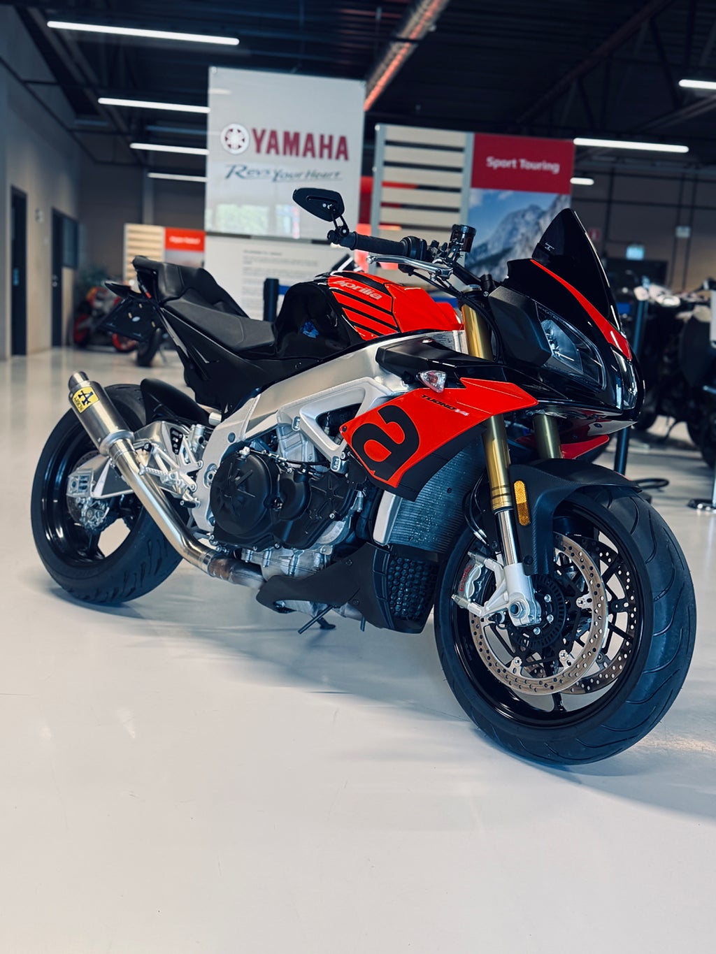 Aprilia Tuono V4 1100 RR