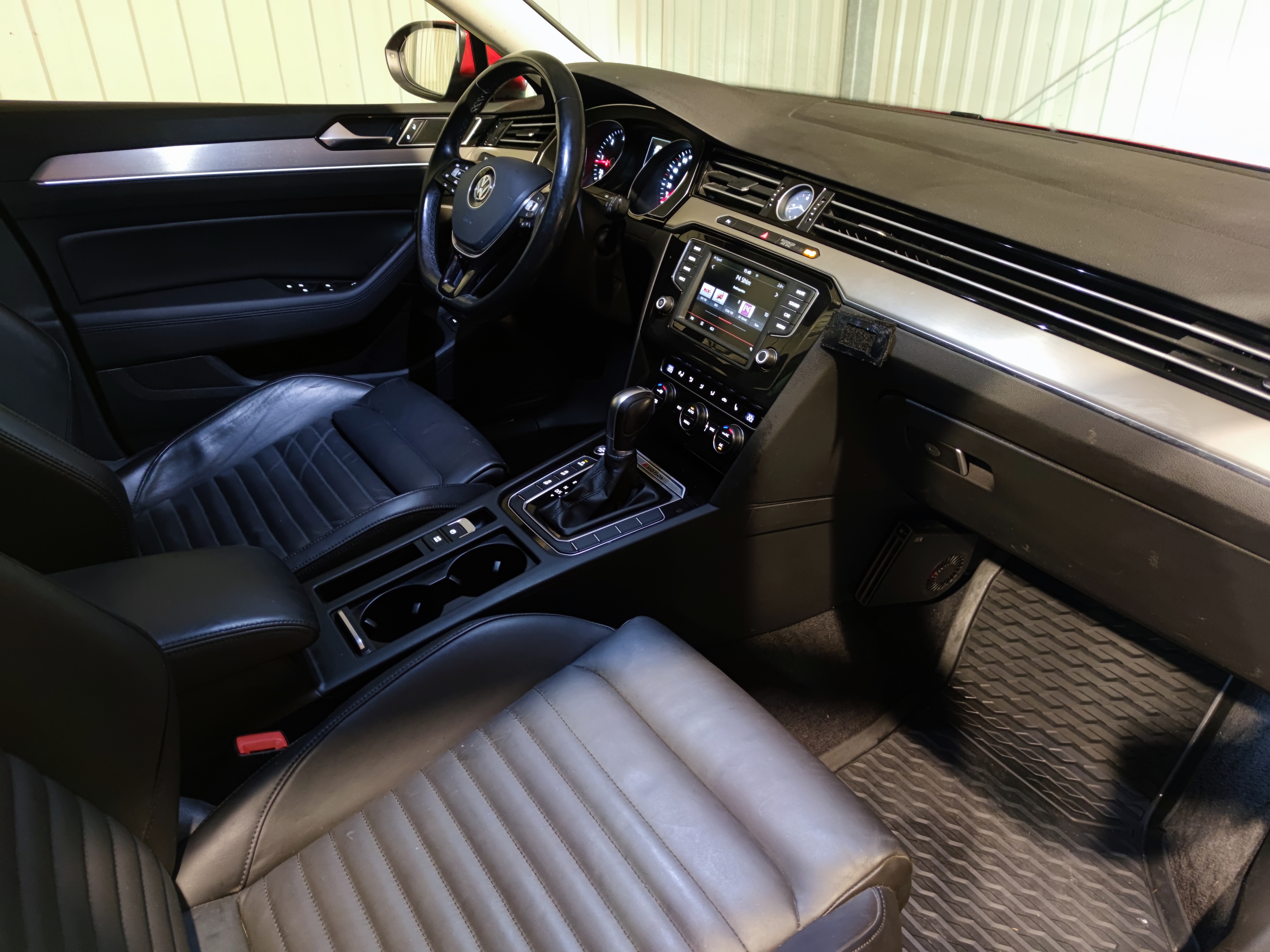Volkswagen Passat 2016, photo 5/39