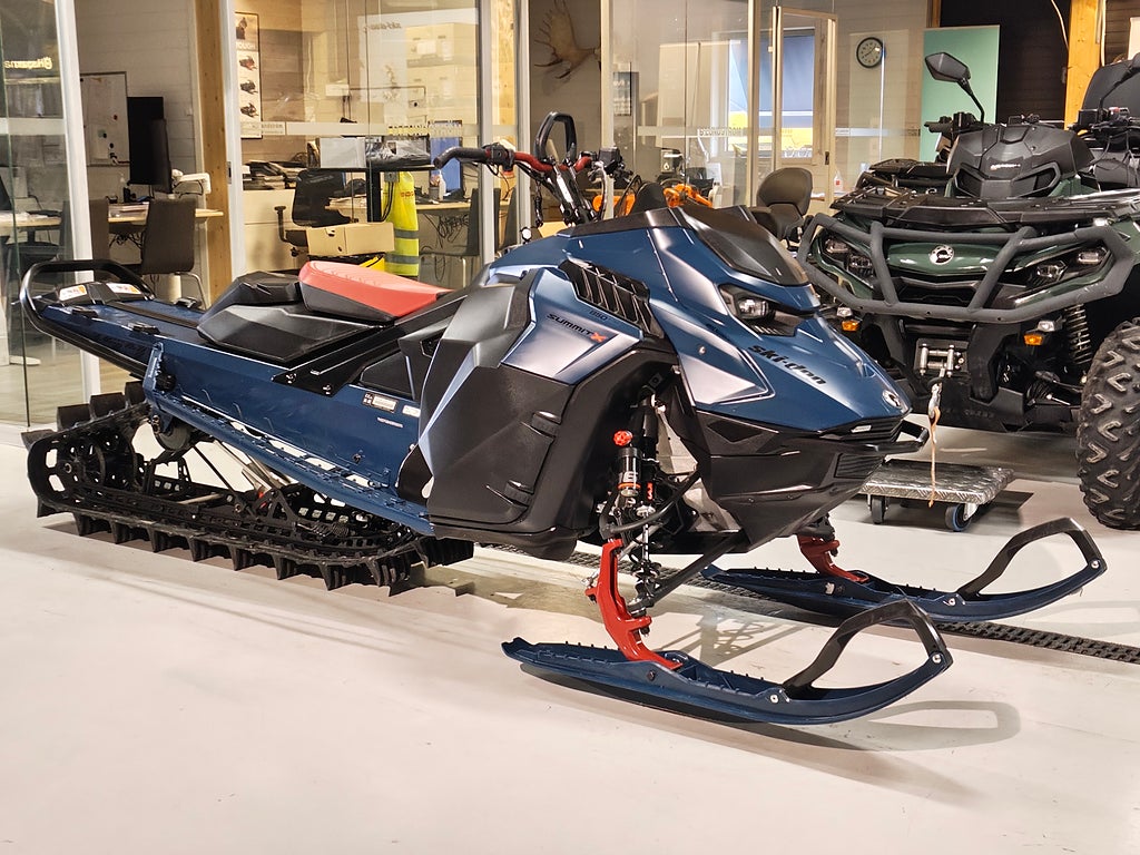 Ski-Doo Summit Expert 154 850 E-tec 10" Display 