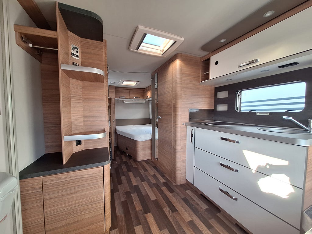 Weinsberg Cara One 550 UK Barnkammare: 3 Bäddar, Tält -24