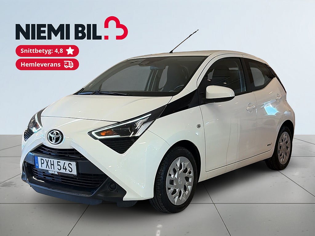 Toyota Aygo 5-dörrar 1.0 Motorvärmare Backkamera Kamkedja S&V-däck