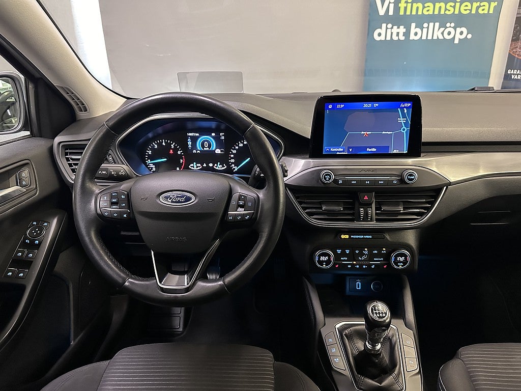 Ford Focus Kombi 1.0 EcoBoost Titanium Plus | HUD | VÄRMARE | DRAG