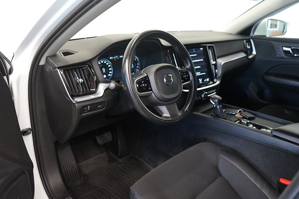 Volvo V60 D3 Automat Momentum Carplay Dragkrok B-kamera 150hk