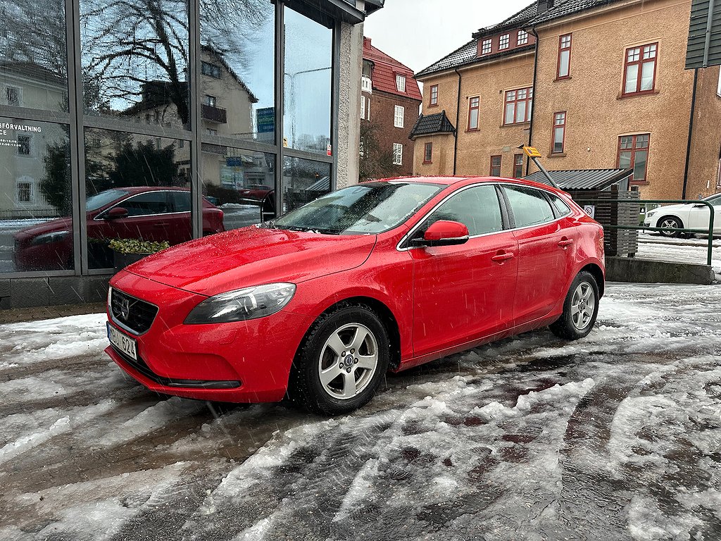 Volvo V40 D2 Momentum / Backkamera / V-hjul 