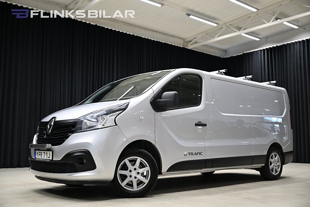 Renault trafic 125HK Inredning|Dubbelgolv|GPS|Backkamera|Drag|Värmare
