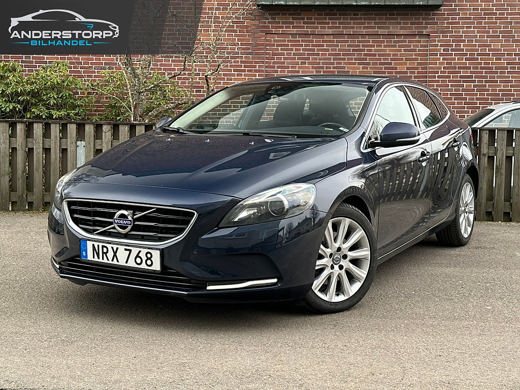 Volvo V40 D2 Powershift / Värmare / Cockpit / Kamrembytt / Euro 5