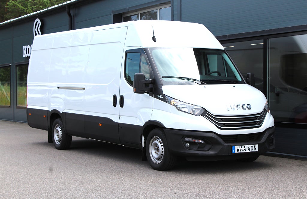 Iveco Daily 35-140 Skåpbil 2.3 JTD L4H2 MOMS 3-Sits Hi-Matic