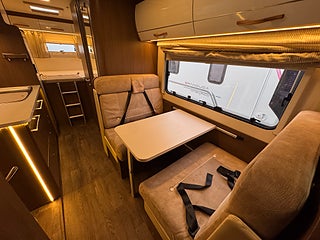 Husbil-alkov Roller Team Noble ART A9000 Elegance 6 bältade platser! 3500kg!Endast b-kort 4 av 20