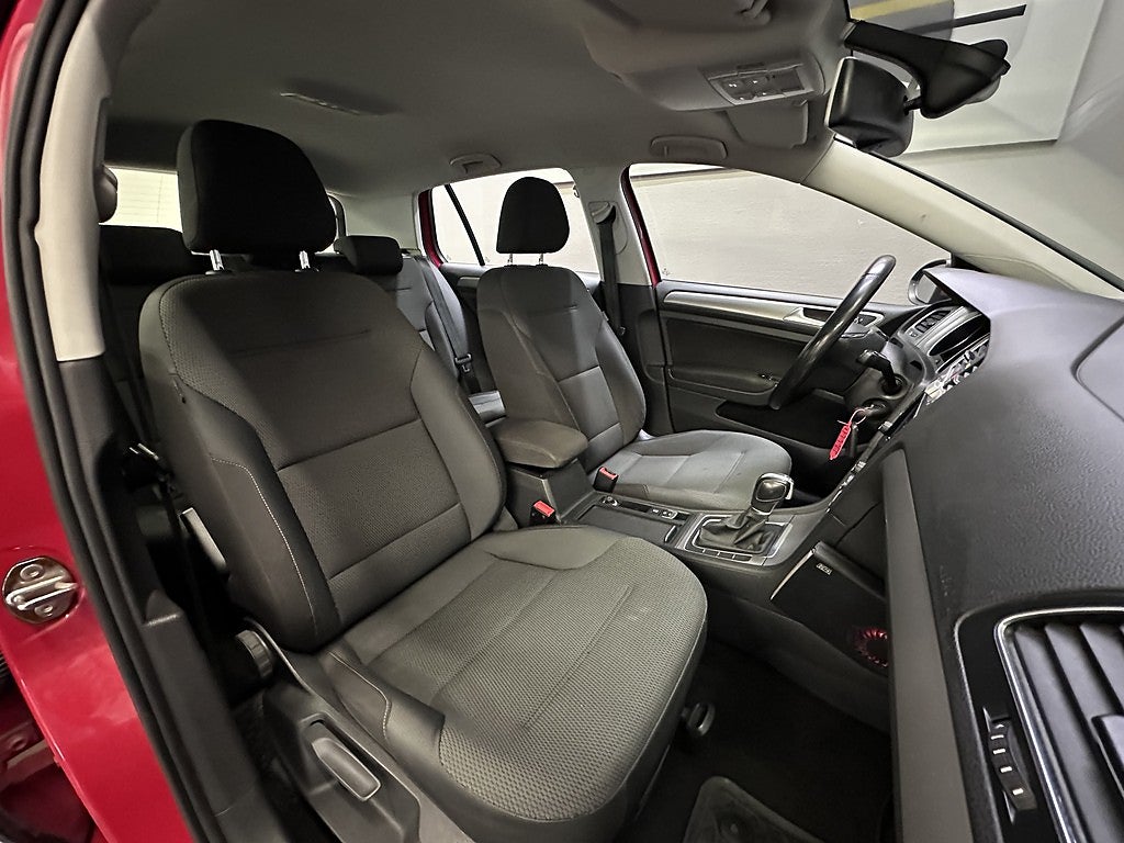 Volkswagen Golf 5-dörrar 1.2 TSI BMT Masters | R-line | Kamera | S+V
