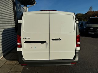 Transportbil - Skåp Mercedes-Benz eVito 14 av 21