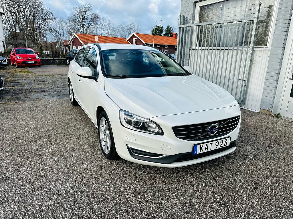 Volvo V60 D3 150HK MOMENTUM GEARTRONIC / VÄRMARE 