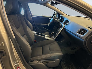 Volvo V60 D4 AWD Geartronic Momentum Drag/MoK-värm/Psens/SoV-Hjul – bild 10