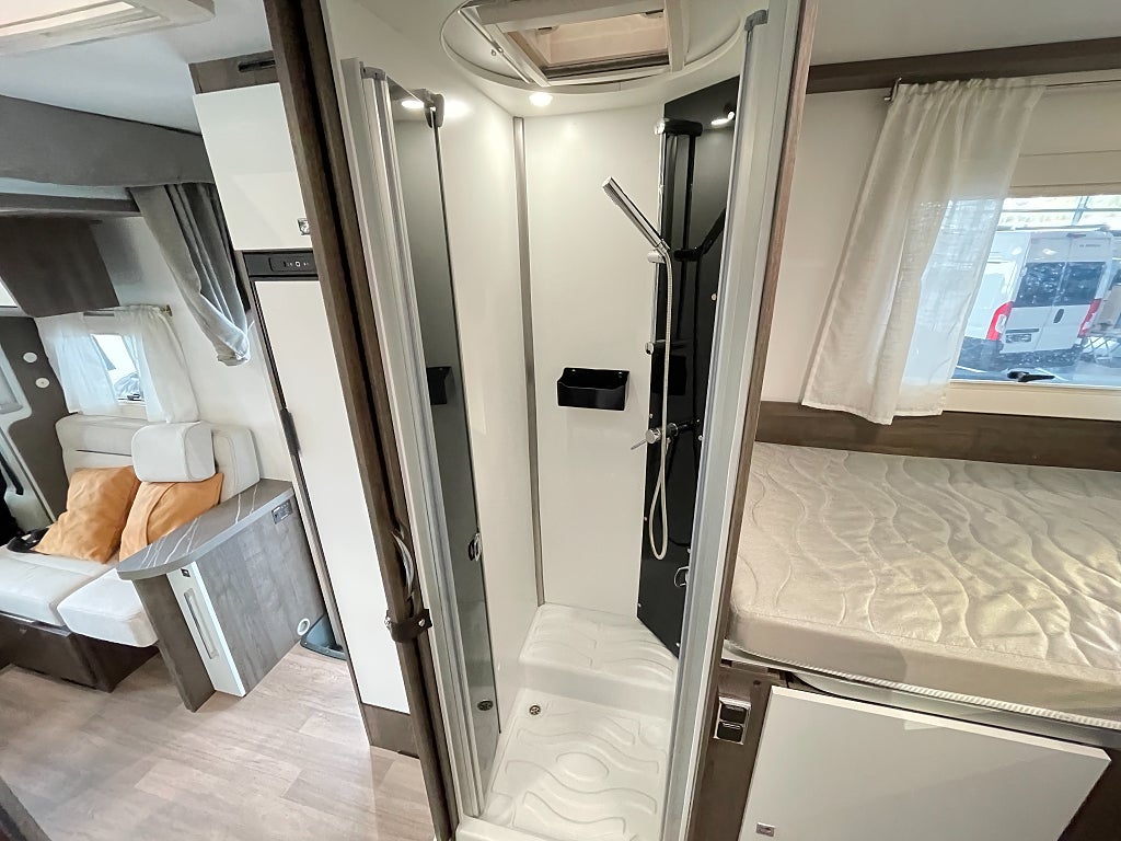 Benimar Tessoro 463 / B-körkort / Taksäng / Solcell / 165hk /  - Benimar