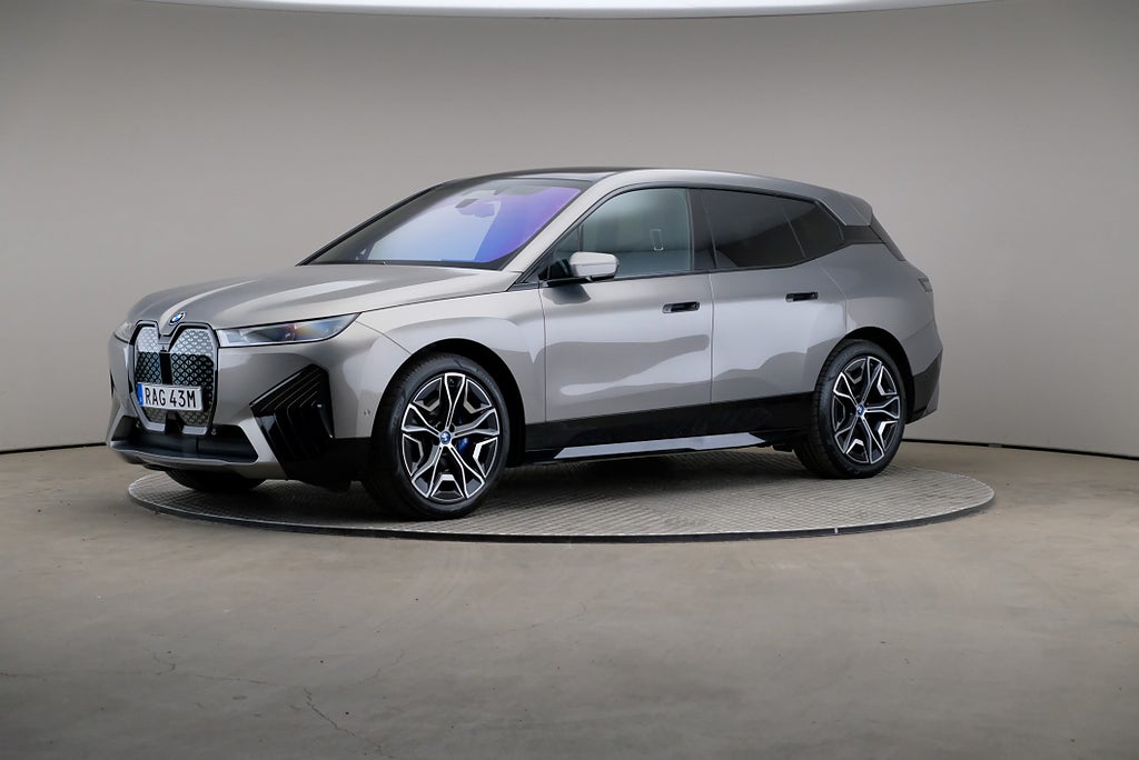 BMW iX M60 Drag B&W Luft Panorama Soft Close