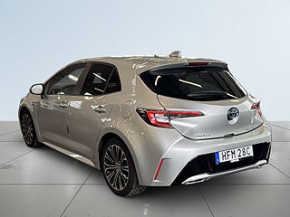 Toyota Corolla Hybrid e-CVT Style S&V-hjul/Kamera/Navi/AdaptivFart – bild 5