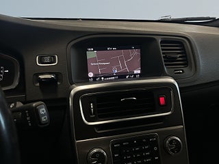 Volvo V60 D5 Plug-in Hybrid AWD Summum Navi/Pvärm/Skinn/BT/Drag