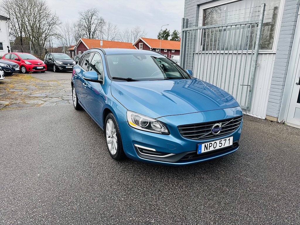 Volvo V60 D4 181HK MOMENTUM / NAVI / VOC / DRAG