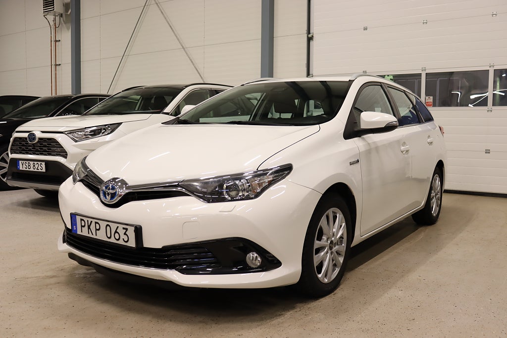 Toyota Auris Touring Sports Hybrid e-CVT Active B-kam 136hk
