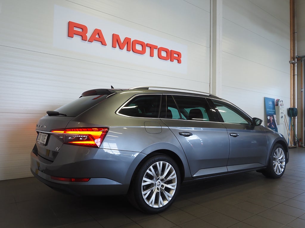 Skoda Superb iV 1.4 TSI iV 218hk Style | Drag | Värmare | Cockpit | 2023