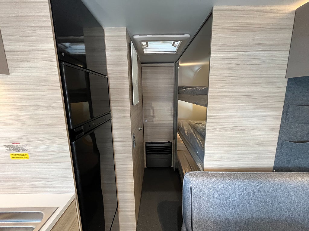 Adria Altea 552 PK / Barnkammare / 7 bäddar / 1695kr/månad - Adria