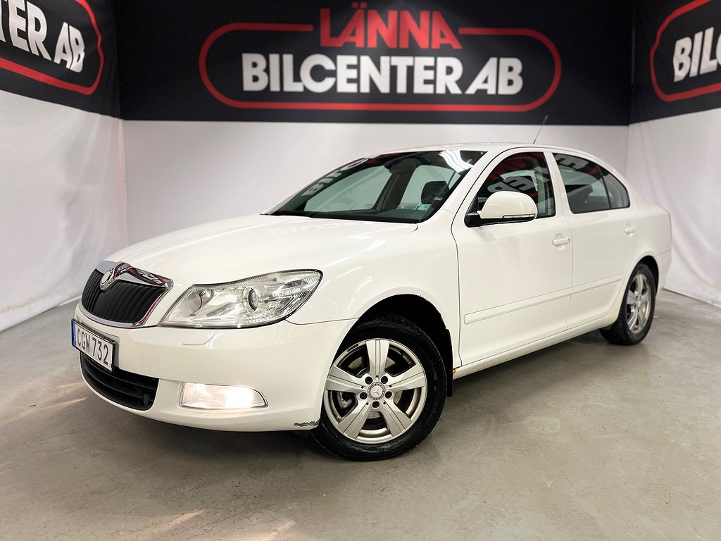 Skoda Octavia 1.6 MPI Elegance 2ÄG M-värm Kamrembytt PDC SoV