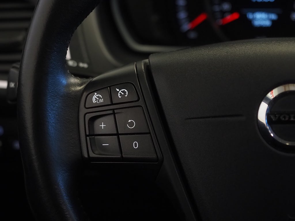 Volvo V40 D2 120hk Kinetic Business II Klimatpkt P-Värmare 2018