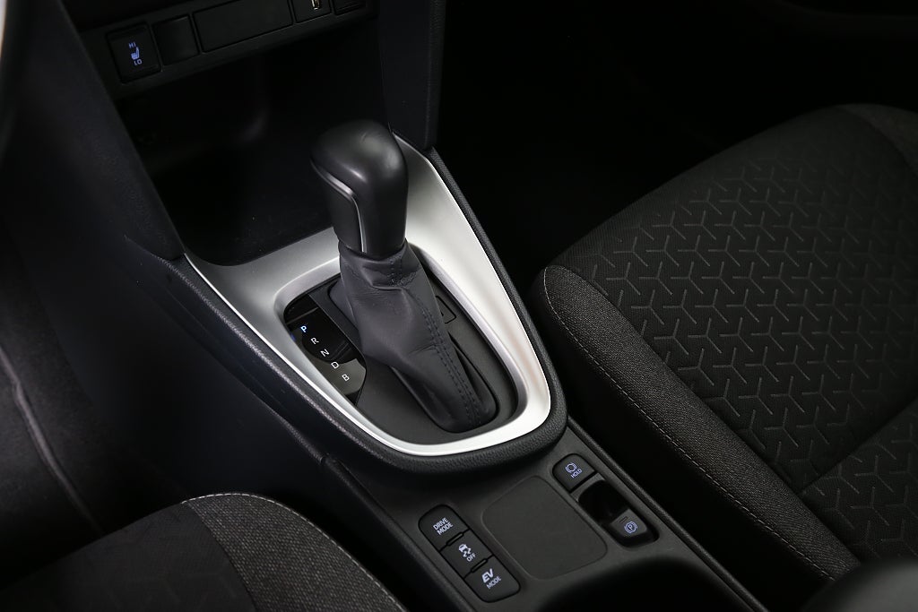 Toyota Yaris Cross 1,5 Hybrid e-CVT Active Plus Navi Extraljusramp 2023