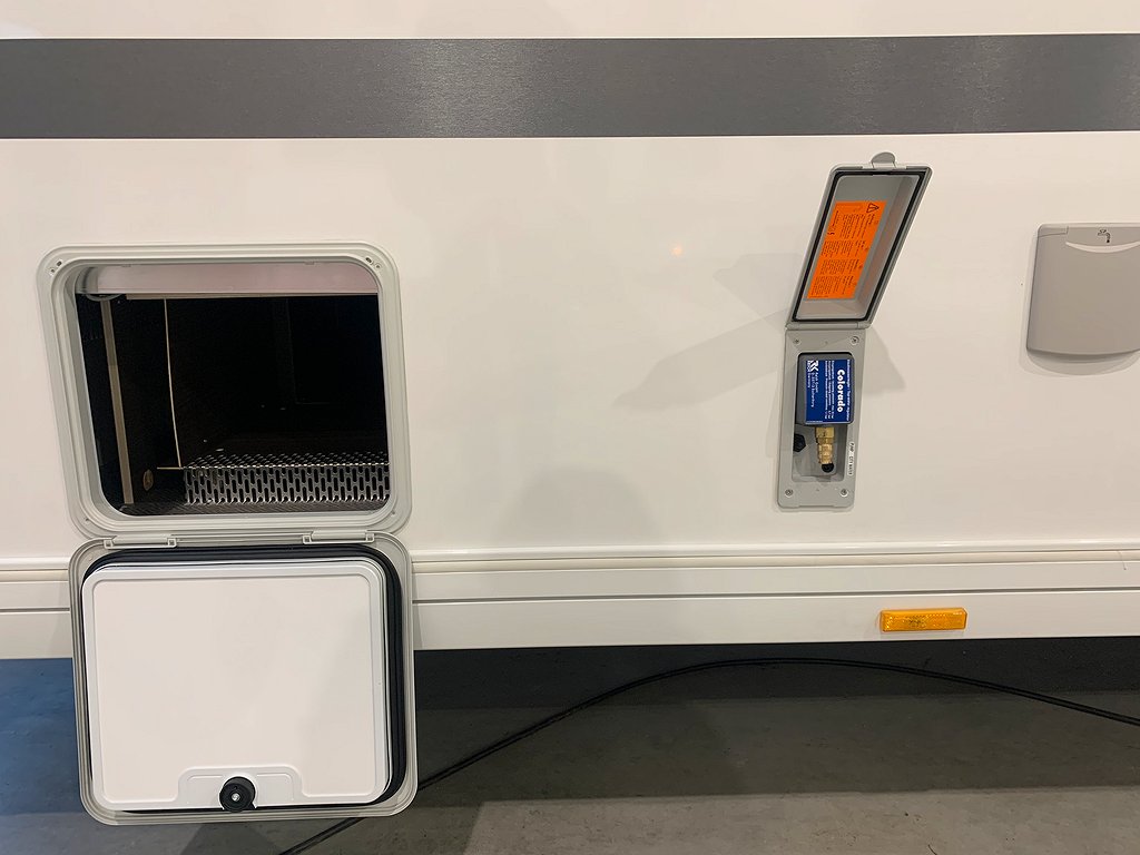 Adria Alpina 663 UK  2786 kr/mån/Ny /Vi tar inbyten - Adria