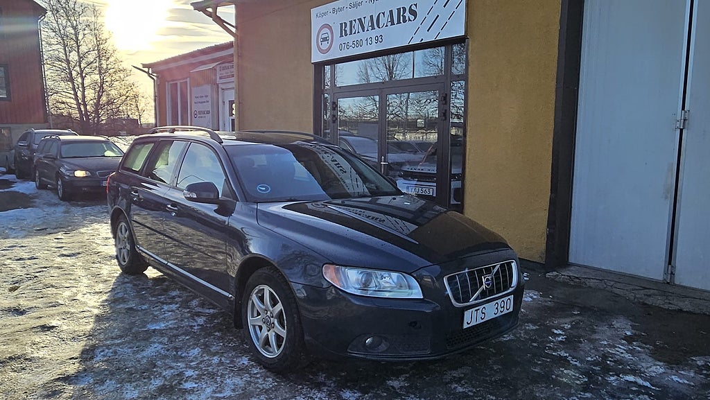 Volvo V70 2.5FT Momentum Euro 4,DRAG, NY Bes/Avb:-377 kr / mån