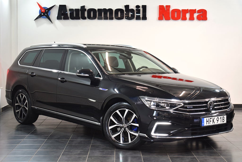 Volkswagen Passat Sportscombi GTE 1.4 TSI GTE Executive/B-kamera/Drag 