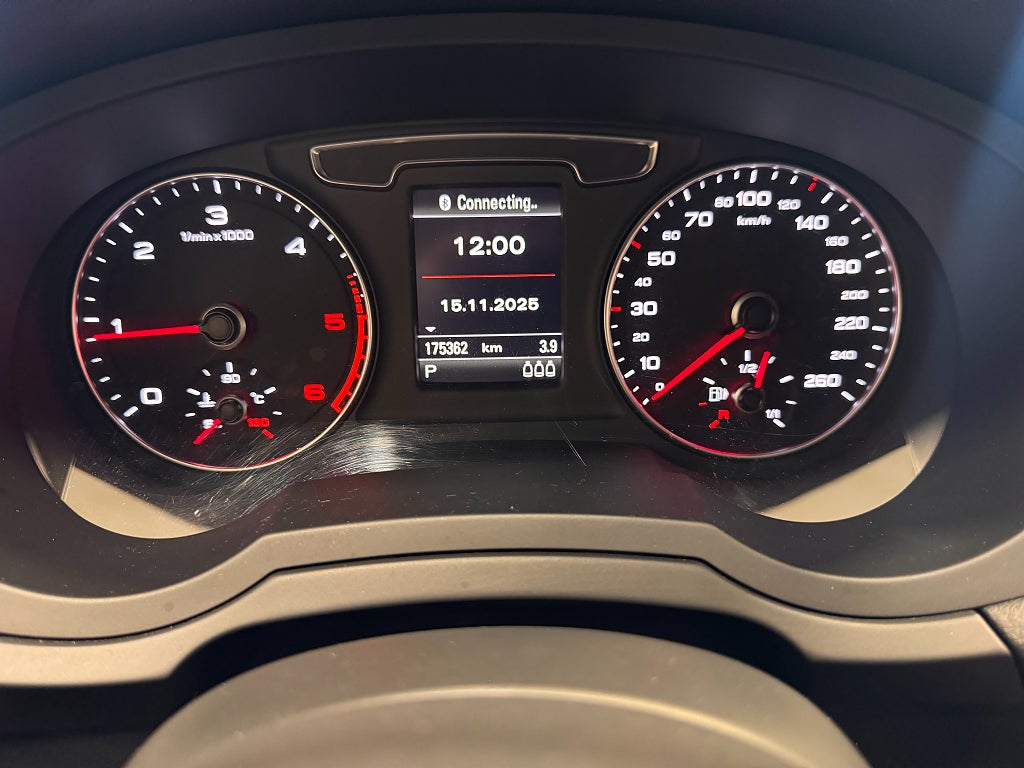 Audi Q3 2017 - miniatyr 15