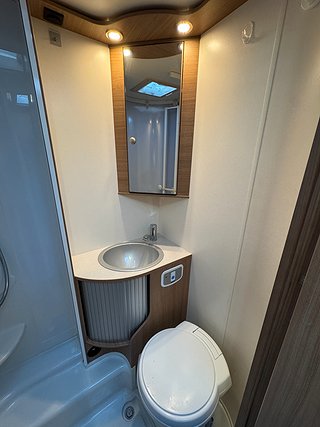Husbil-halvintegrerad Sun Living LIDO M 46 SP 13 av 20
