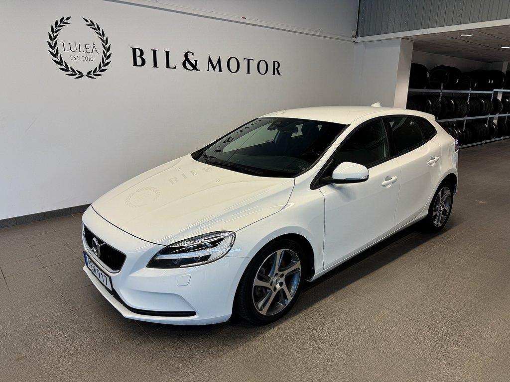 Volvo V40 D2 Momentum Eu6 Automat | Nybytt kamrem |Bluetooth