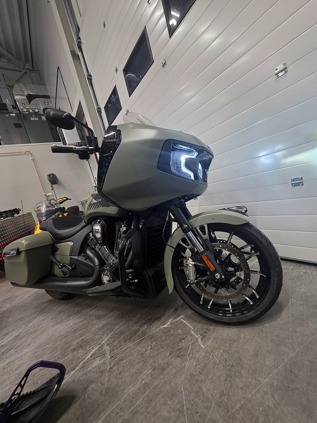 Indian Indian Challenger Dark Horse 2025 – Moss Green / PowerPlus ? 