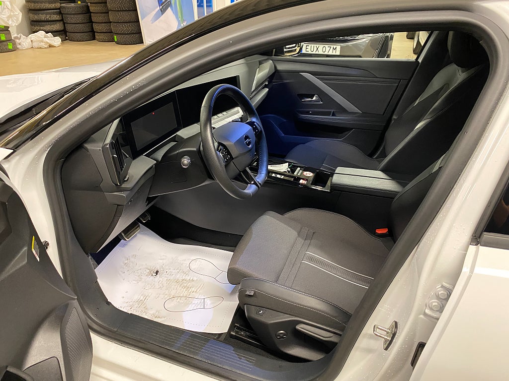 Bild på Opel Astra GS ST 1.2 Turbo 130hk AUT - BACKKAMERA, NAV